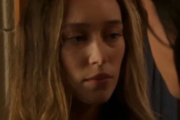 Collection de liens vidéo 1080p HD d'Alicia Chris, des clips d'action qui ont choqué le monde virtuel et qui sont recherchés par les internautes
